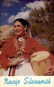 Jane Popovich, Lady Navajo argentiere, Phoenix, Arizona, cartolina d'epoca - Foto 1 di 2