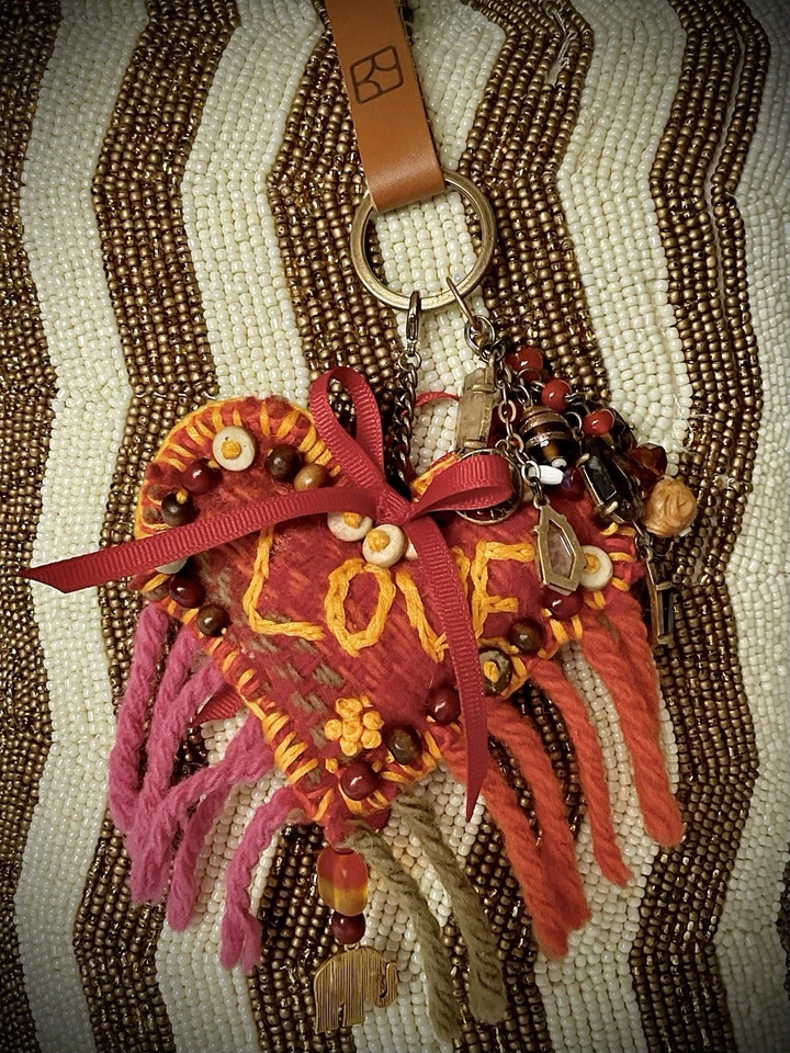 ÚNICO Tejido Lana Flecos Estilo Boho Corazón Llavero Bolso Dije Llavero Foto 1 de 4