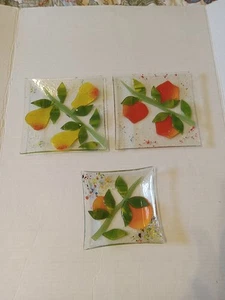 Set Of 3 Beautiful Fused Glass Fruit Plates. Pear 7x7, Apple 7x7, Orange 6x6 - Picture 1 of 4