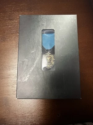 Call Of Duty Black Ops endurecido edición limitada calavera medalla en caja prendedor Foto 1 de 4