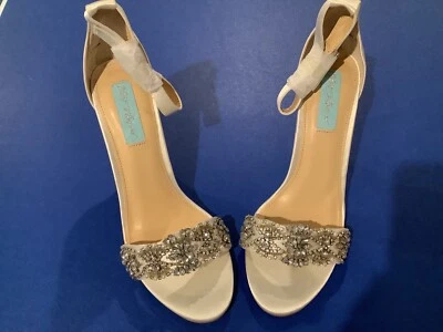 Blue By Betsey Johnson Size 8.5 Ivory Juno Sandal High Heel - Image 1 of 2