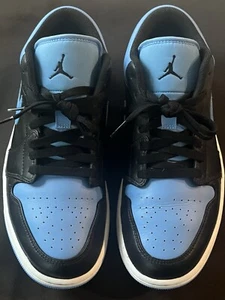 Herren Air Jordan 1 Low schwarz/university blue Gr. 9.5 Stil #553558-041 - Bild 1 von 5