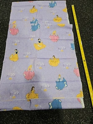 Lote de 4 yardas de tela de algodón Dancing Princess Allover Foto 1 de 4