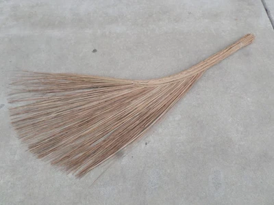 Vietnamese original outdoor coconut broom (chổi dừa nước) 46 inch - Image 1 of 3