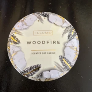 Illume - Woodfire 3oz Tin SOY Candle - Picture 1 of 12