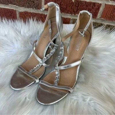 Tacones de aguja con tiras de estrás plateados Report Foto 1 de 4