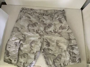 LEVI”S Mens Light Gray Cotton Camo Cargo Shorts Size 42 - Picture 1 of 5