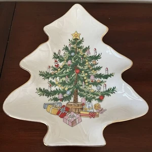 Lefton Christmas Tree Shaped Tray - Gorgeous- Gold Rimmed - No Chips - Picture 1 of 8