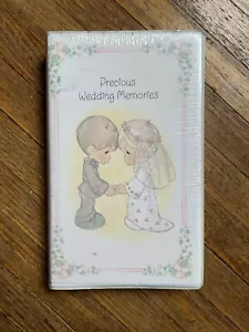 PRECIOUS MOMENTS HOCHZEIT VIDEO HÜLLE Klapphülle VHS Erinnerungen Vintage versiegelt Neu aus altem Lagerbestand Neu mit Etikett - Bild 1 von 2