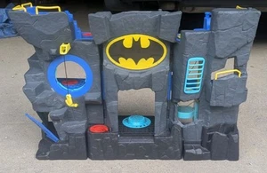 2007 Fisher Price Imaginext Bat Cave Tower-Fold Up Play Set-Missing Draw Bridge - Picture 1 of 2
