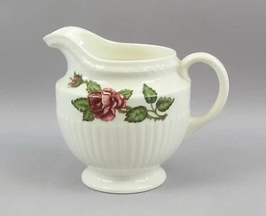 Wedgwood MOSS ROSE Milk Jug Classical Fluted Form Handpainted H. 9.5cm max - Picture 1 of 10