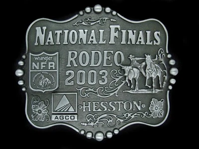 TJ01112 *NOS* SIN PRECIO BASE **RODEO DE LAS FINALES NACIONALES 2003** HEBILLA DE CINTURÓN DE COLECCIONISTA HESSTON Foto 1 de 3