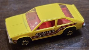 23/4" 1980 Hot Wheels 1:64 amarillo Chevy Citation X-11 diecast juguete dorado coche suelto - Imagen 1 de 8