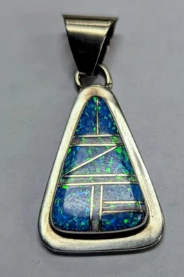 Colgante firmado Gilson con incrustaciones laterales azules ópalo plata de ley 925 - usado Foto 1 de 4