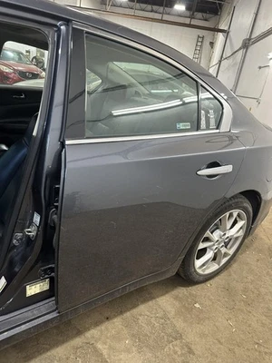 Used Rear Left Door Assembly Rear Side fits: 2012 Nissan Maxima w/o automatic up Foto 1 de 4