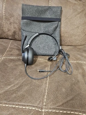 Auriculares Jabra Evolve2 40 SE mono con cable de llamada de 3 micrófonos con brazo de pluma - BOLSA negra Foto 1 de 4