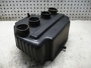 SUZUKI 78 1978 GS1000 DOHC CAJA DE AIRE ADMISIÓN CAJA DE AIRE CONJUNTO LIMPIADOR FABRICANTE DE EQUIPOS ORIGINALES 13710-49010 - Imagen 1 de 9