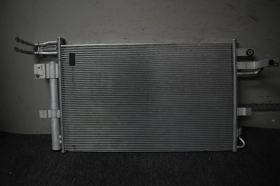 2016-2019 FORD EXPLORER RADIATOR FACTORY OEM - Image 1 of 4