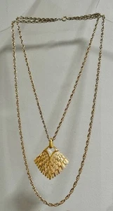 Collana Vintage Trifari Tono Oro Ventaglio Ciondolo Firmato Catena Texturizzata 28in Ebreo - Foto 1 di 7