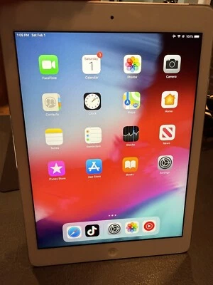 iPad Air A1475 128gb Wifi + AT&T y TIKTOK instalados Foto 1 de 4