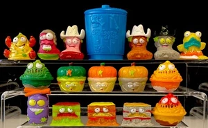 The Grossery Gang ALL WORLD FOOD 16 figurine con bidone della spazzatura serie 3 ~ rare e comuni - Foto 1 di 20