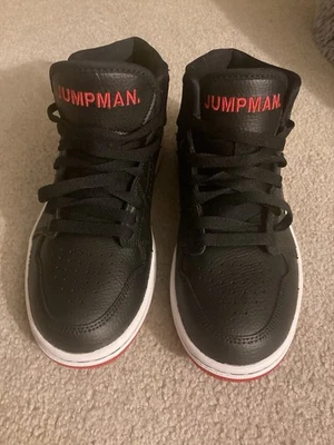 Zapatos de baloncesto Nike Air Jordan negros juveniles talla 5,5 Foto 1 de 4