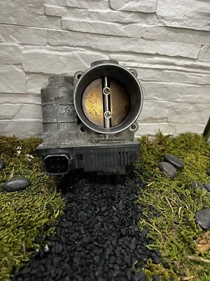 Nissan Altima 2005-2006 carrocería del acelerador Foto 1 de 2