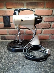 Vintage Sunbeam 10 Speed Mixmaster Model 11 Mixer - Picture 1 of 6