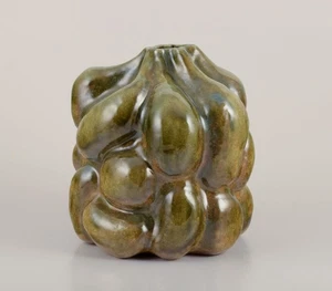Christina Muff, contemporary Danish ceramic artist. Vase with organic form. - Picture 1 of 9
