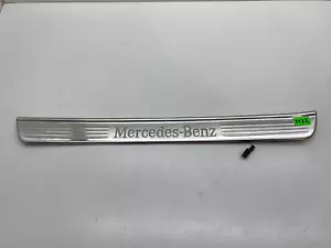 MERCEDES BENZ W222 GUARNIZIONE BATTITACCO PORTA ANTERIORE SINISTRA ILLUMINATO OEM A2226805335 - Foto 1 di 6