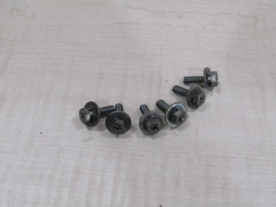 PARAFUSOS DE MOLA DE EMBREAGEM 1983 1984 YAMAHA IT490 - Imagem 1 de 1