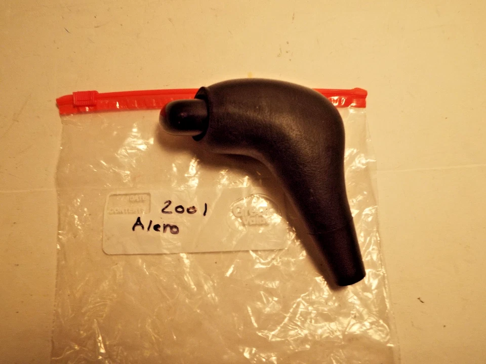 2001 Oldsmobile Alero Shift Knob for A/T. - Image 1 of 3