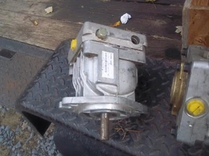 HYDRO GEAR PUMP FITS BUNTON P/N 3970228 BDP-211-402 - Picture 1 of 4