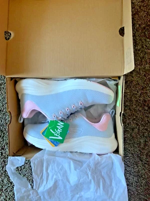 Women New with box/ Skechers / Vapor foam breathable/ light blue-pink US size 7 - Image 1 of 4