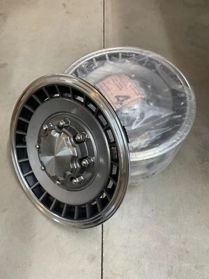 92-95 Ford Econoline E250 E350 Clubwagon 16” Hubcap Wheel Cover F2UA-1130-RA Set - Image 1 of 2