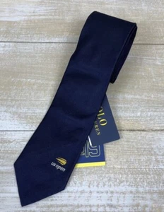 RARO POLO Ralph Lauren US Open Corbata Para Hombre 100% Seda Azul Marino Hecha en Italia *NUEVA CON ETIQUETAS - Imagen 1 de 10