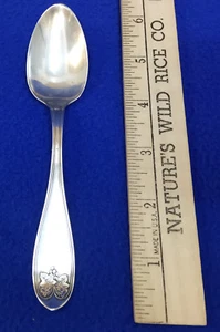 Cuchara de cucharadita Rogers Bros IVY también conocida como GRAPE 1867 plateada cuchara de cubiertos EE. UU. - Imagen 1 de 4