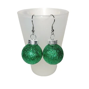 Green Glitter Glass Ball Christmas Ornament Holiday Earrings 2" Hypoallergenic - Bild 1 von 2