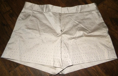 White House Black Market WHBM Beautiful Beige Metal Studded Shorts size 12 - Изображение 1 из 4