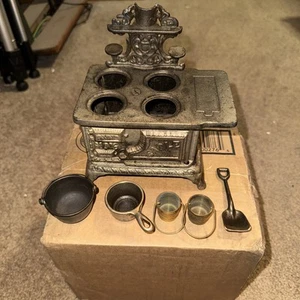 Antique EAGLE Cast Iron & Sheet Metal Stove 6”x4”x6” High With Accessories - Picture 1 of 9