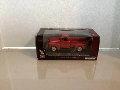 Красный литой пикап Ford F-1 1948 года Road Signature Yat Ming 1:43 - Изображение 1 из 2