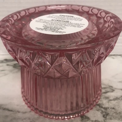 Candelabro de vidrio facetado corte Bath & Body Works pedestal soporte de 3 mechas rosa Foto 1 de 4