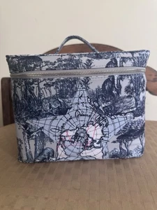NEW Dior Beaute Around the World Vanity Case with Mirror Blue White Toile Gift - Picture 1 of 24