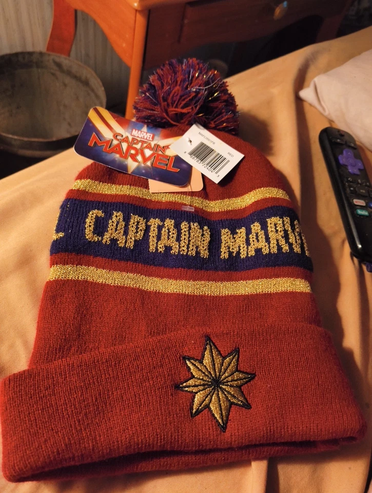Gorro Marvel Captain Marvel Boggin Rojo NUEVO NUEVO CON ETIQUETAS Foto 1 de 1