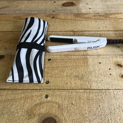 Rusk Mini Plancha Modelo Ire3050 Blanco Con Estuche/Funda Foto 1 de 4