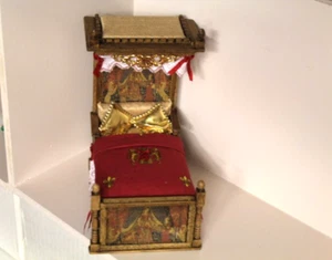 DOLLS HOUSE MINIATURE ( HANDCRAFTED HALF TESTER BED - Picture 1 of 5