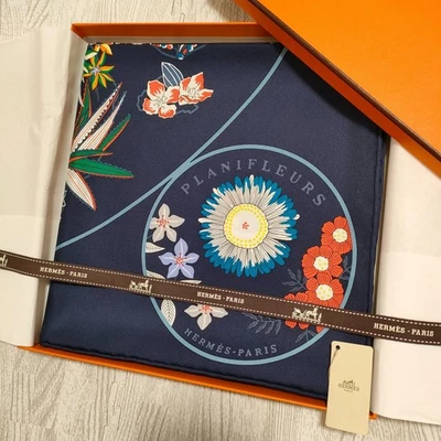 Unused w/box HERMES Carre 90 Planifleurs Flower Silk Scarf 90cm Navy blue - Image 1 of 4