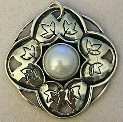 Colgante de plata de ley y perlas Silpada Foto 1 de 4