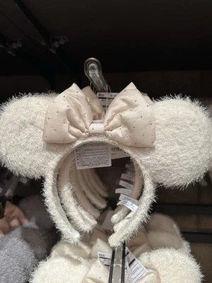 Nueva diadema Tokyo Disneyland 2025 Minnie Mouse suave borrosa blanca brillante orejas Foto 1 de 4