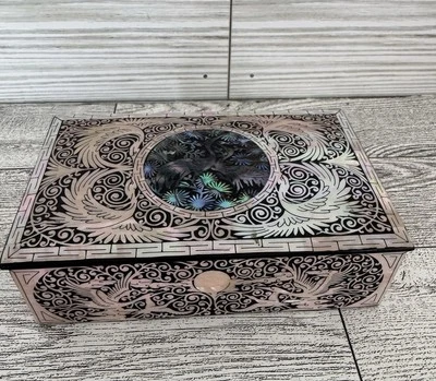 Black Lacquerware Inlaid Mother-Of -Pearl TRINKET BOX Cranes Birds, Najeonchilgi - Image 1 of 4